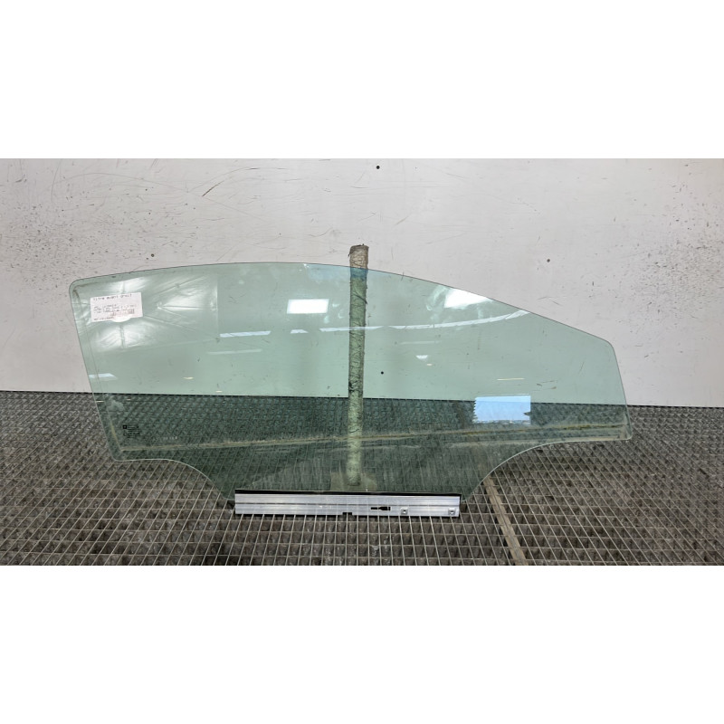 Vitre avant droit OPEL ASTRA H Photo n°1