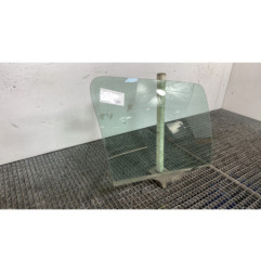 Vitre arriere droit PEUGEOT 206