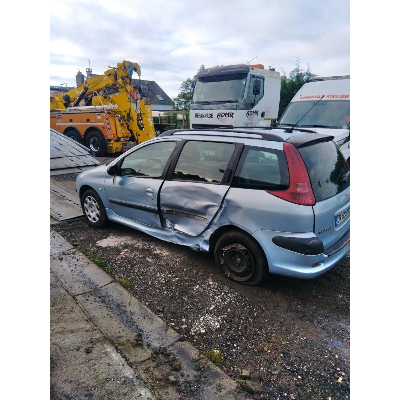 Vitre arriere droit PEUGEOT 206 Photo n°17
