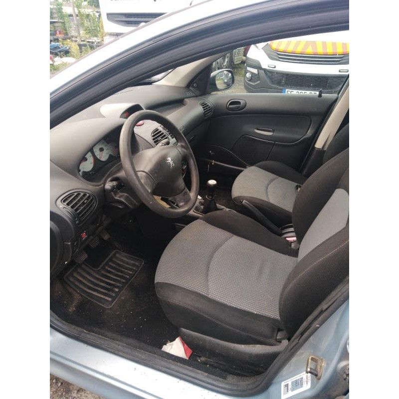 Vitre arriere droit PEUGEOT 206 Photo n°18