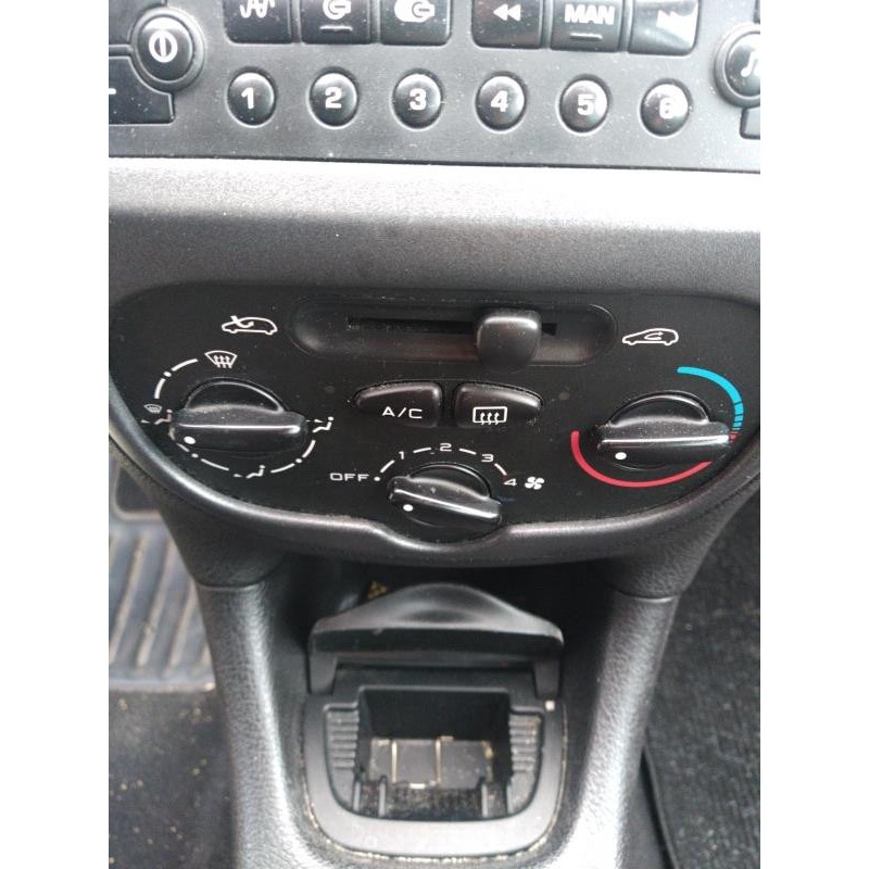 Vitre arriere droit PEUGEOT 206 Photo n°19