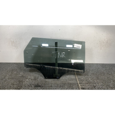 Vitre arriere droit PEUGEOT 5008 2 Photo n°1