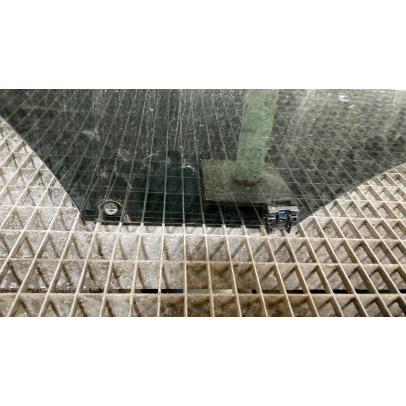 Vitre arriere droit PEUGEOT 5008 2 Photo n°2