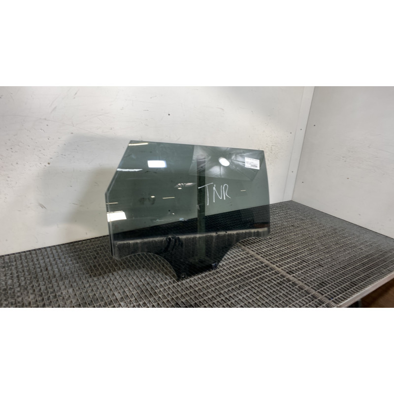 Vitre arriere droit PEUGEOT 5008 2 Photo n°4