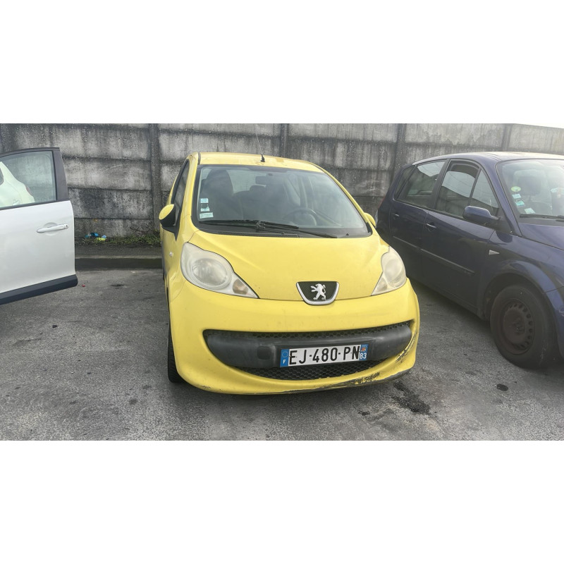 Poignee porte avant droit PEUGEOT 107 Photo n°8