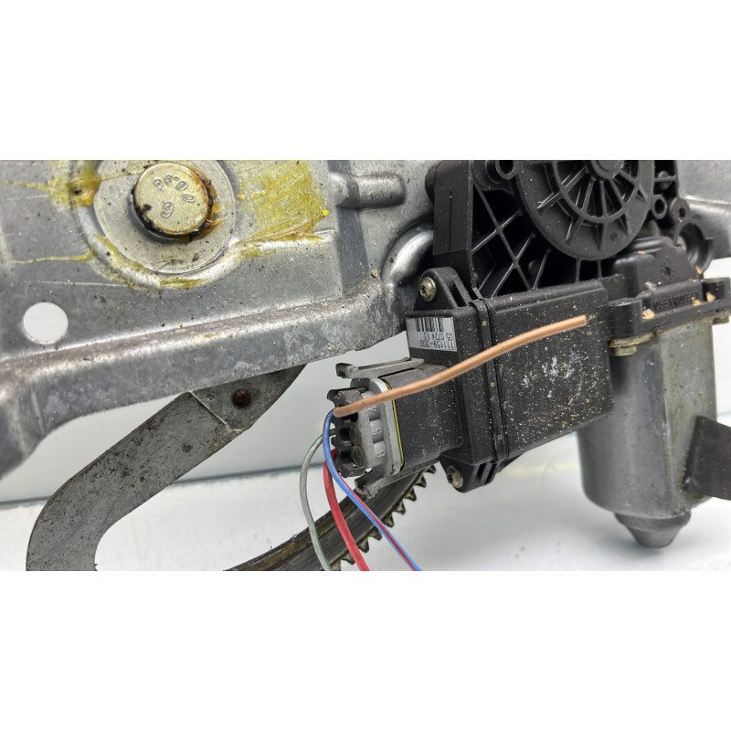 Leve vitre electrique avant gauche OPEL CORSA B Photo n°4