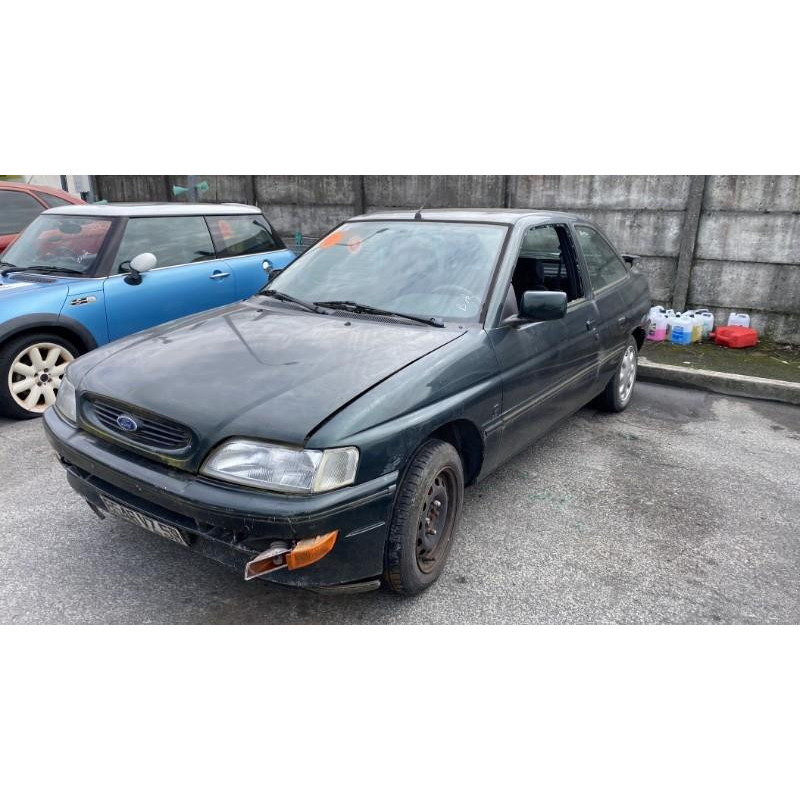 Anti brouillard arriere gauche FORD ESCORT 5 Photo n°20