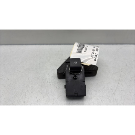 Interrupteur de leve vitre arriere droit OPEL MERIVA B Photo n°1