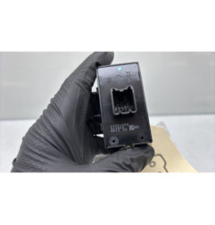Interrupteur de leve vitre arriere droit OPEL MERIVA B