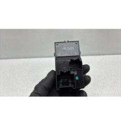 Interrupteur de leve vitre avant droit OPEL MERIVA B