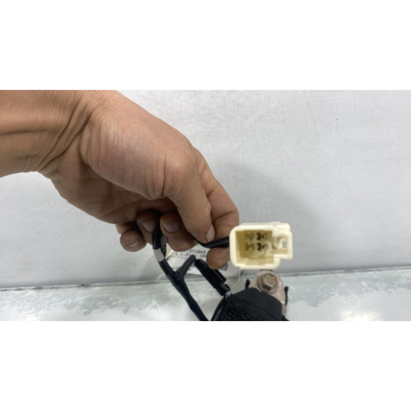 Attache ceinture arriere droit SUZUKI SWIFT 5 Photo n°3