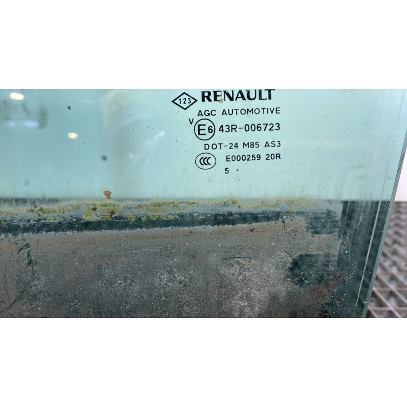 Vitre arriere gauche RENAULT SCENIC 3 Photo n°4