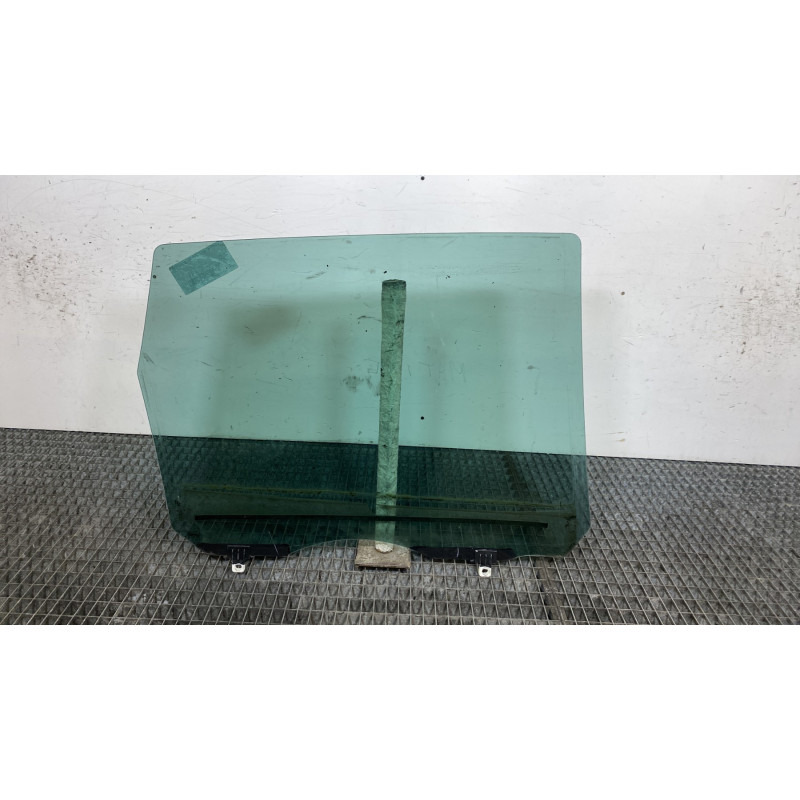 Vitre arriere gauche RENAULT SCENIC 3 Photo n°7