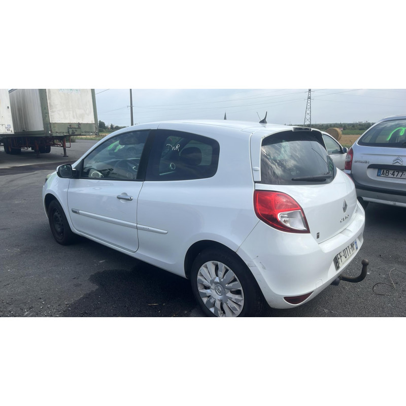 Feu arriere principal gauche (feux) RENAULT CLIO 3 Photo n°11