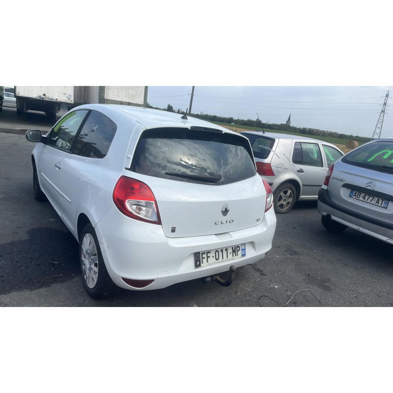 Feu arriere principal gauche (feux) RENAULT CLIO 3 Photo n°13
