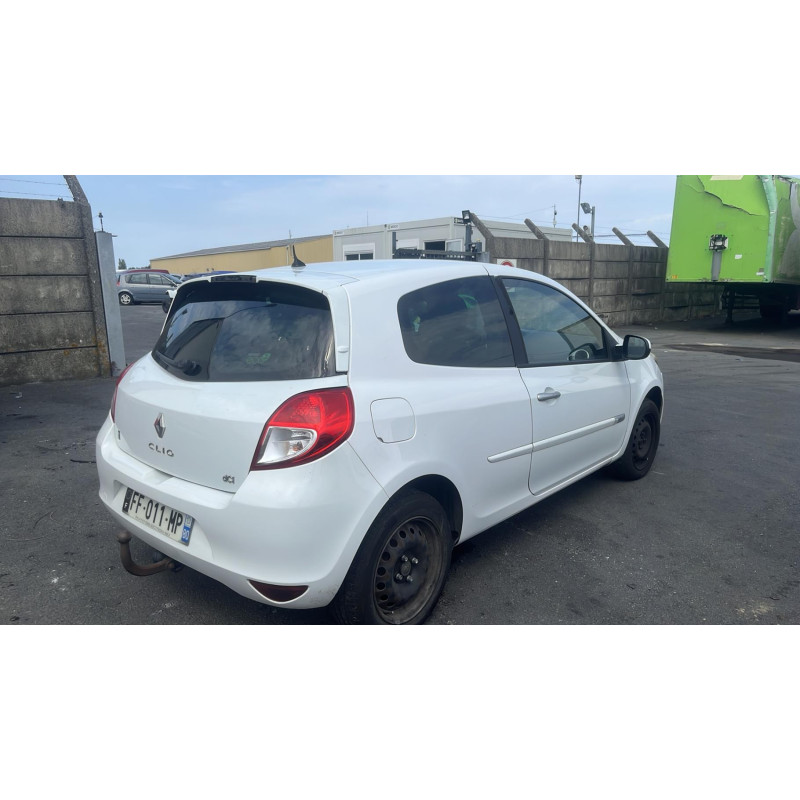 Feu arriere principal gauche (feux) RENAULT CLIO 3 Photo n°17