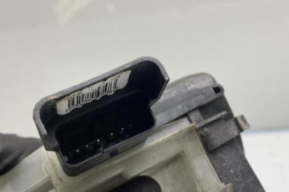 Serrure avant droit PEUGEOT 208 2