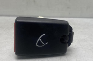 Attache ceinture arriere droit RENAULT TWINGO 2