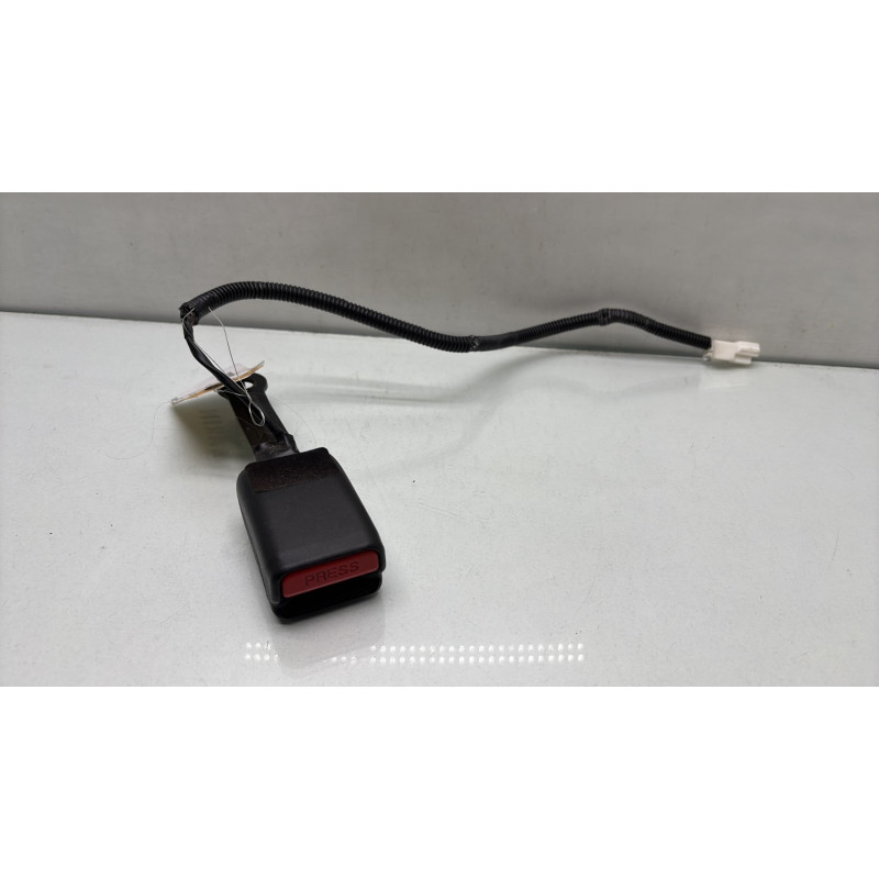 Attache ceinture avant droit HYUNDAI I 20 2 Photo n°2