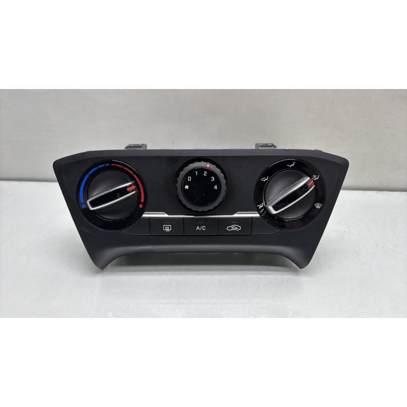 Commande chauffage HYUNDAI I 20 2 Photo n°1