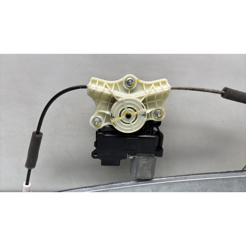 Leve vitre electrique avant gauche HYUNDAI I 20 2 Photo n°2