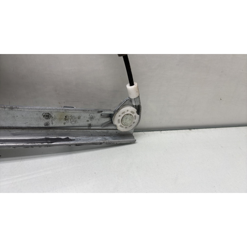Leve vitre electrique avant gauche HYUNDAI I 20 2 Photo n°5