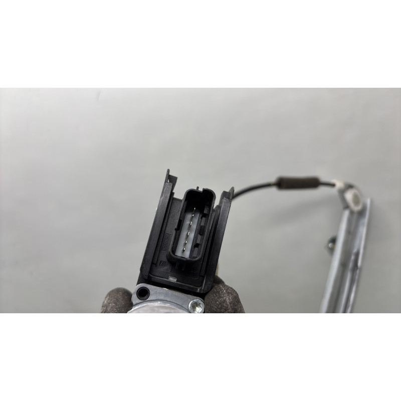 Leve vitre electrique avant gauche HYUNDAI I 20 2 Photo n°6