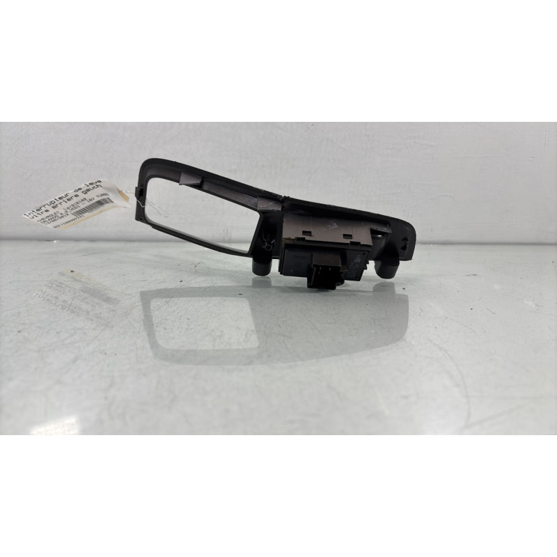 Interrupteur de leve vitre arriere gauche CHEVROLET ORLANDO Photo n°3
