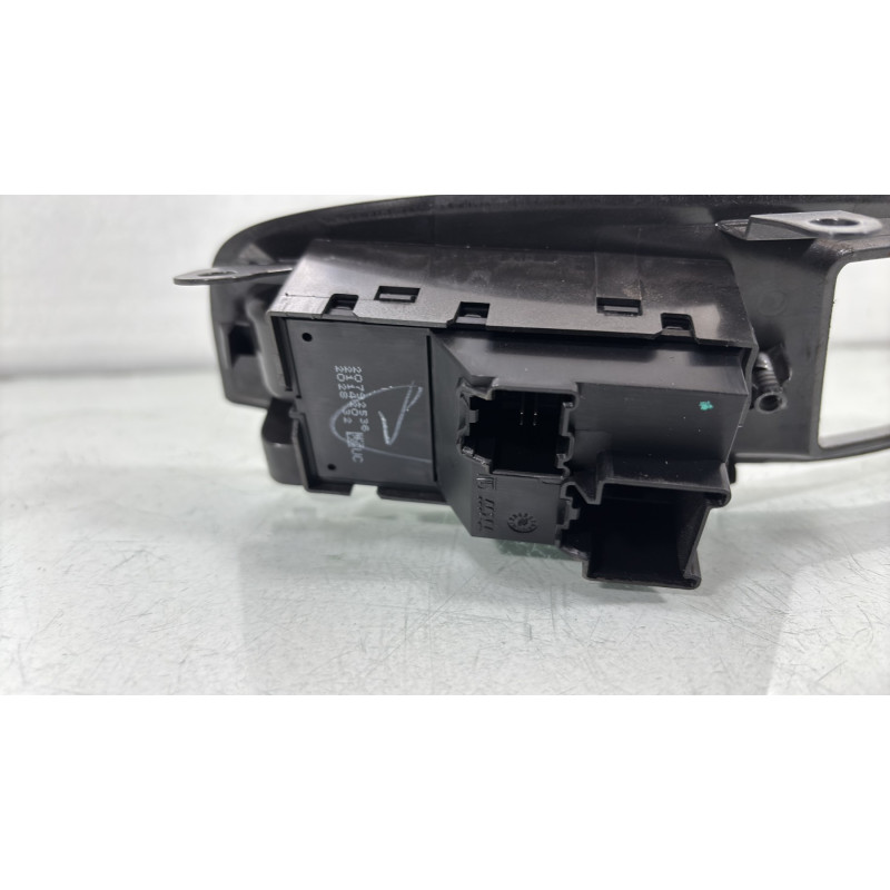 Interrupteur de leve vitre avant droit CHEVROLET ORLANDO Photo n°4