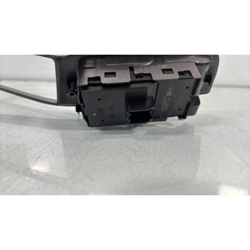 Interrupteur de leve vitre avant gauche CHEVROLET ORLANDO Photo n°4