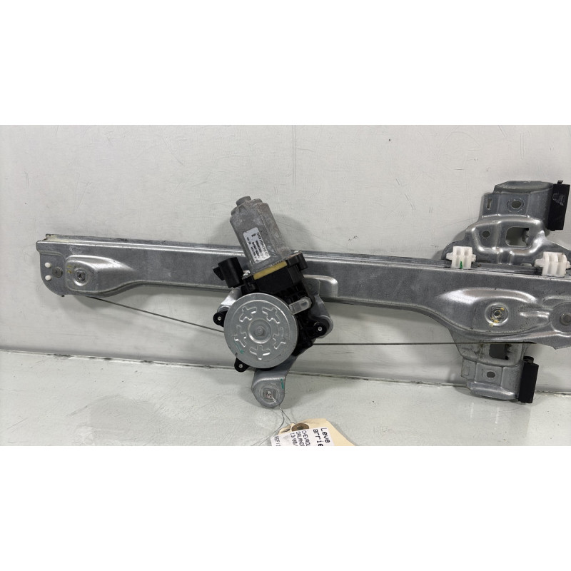 Leve vitre electrique arriere gauche CHEVROLET ORLANDO Photo n°3