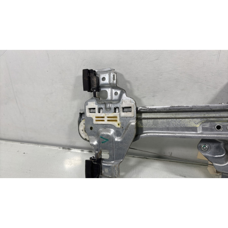 Leve vitre electrique arriere gauche CHEVROLET ORLANDO Photo n°7