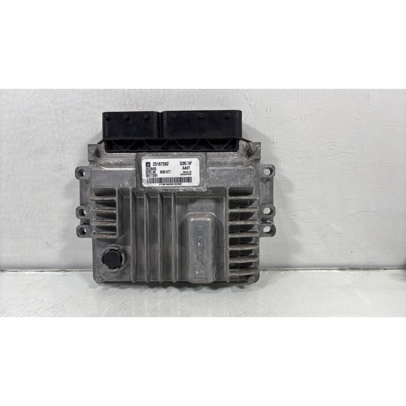Calculateur moteur CHEVROLET ORLANDO Photo n°1