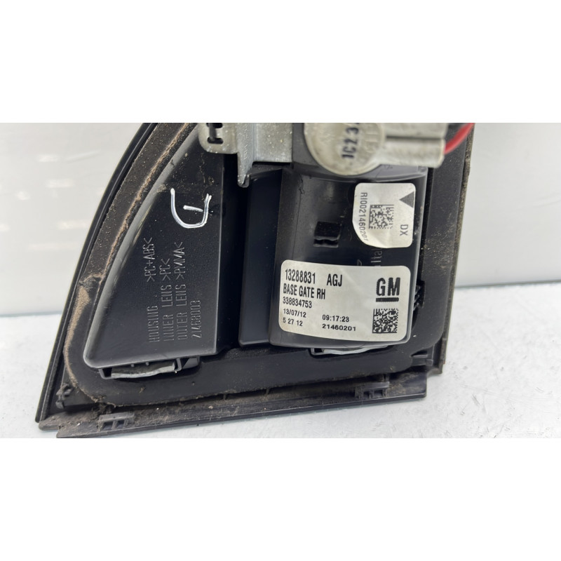 Feu arriere secondaire droit (feux) OPEL ZAFIRA TOURER C Photo n°4