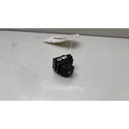 Interrupteur de leve vitre arriere droit BMW SERIE 1 F20 Photo n°1