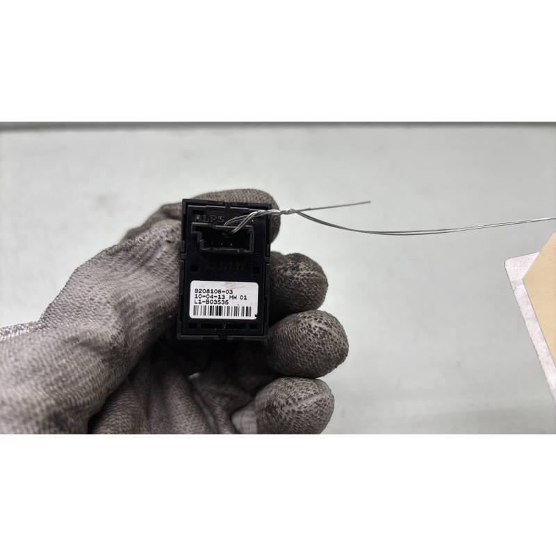 Interrupteur de leve vitre arriere droit BMW SERIE 1 F20 Photo n°4