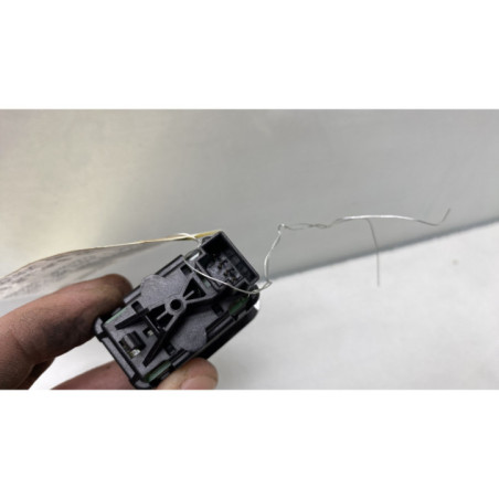 Interrupteur de leve vitre arriere droit MERCEDES CLASSE C 204