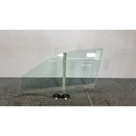 Vitre avant gauche HYUNDAI I 20 2 Photo n°1