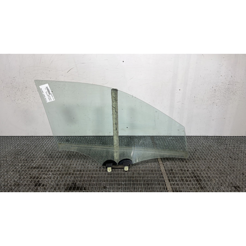 Vitre avant gauche HYUNDAI I 20 2 Photo n°5