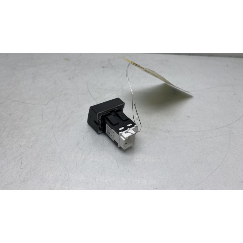 Bouton de warning PEUGEOT 508 1 Photo n°2
