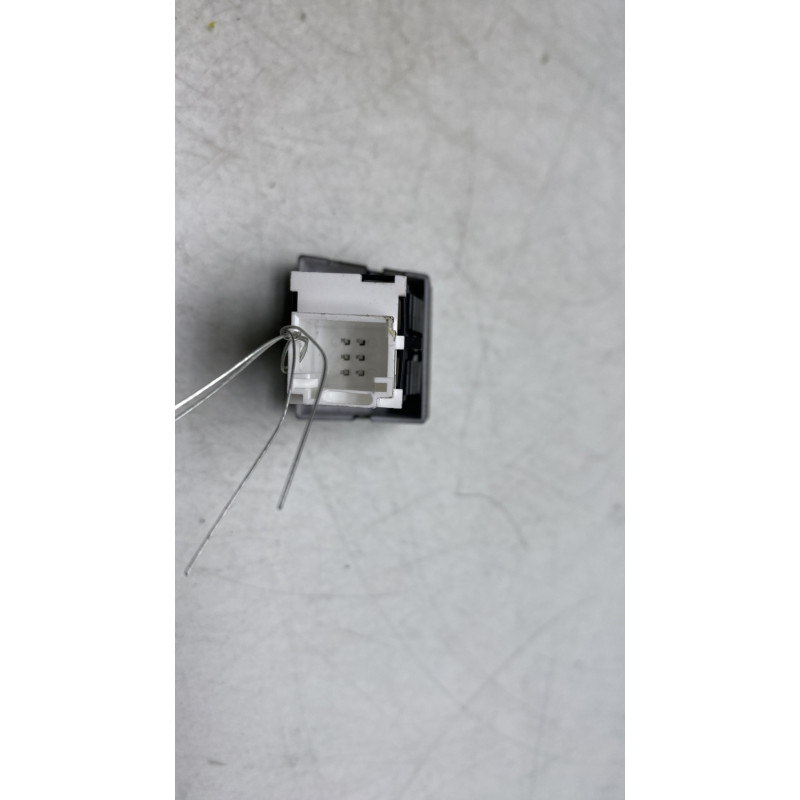 Bouton de warning PEUGEOT 508 1 Photo n°4