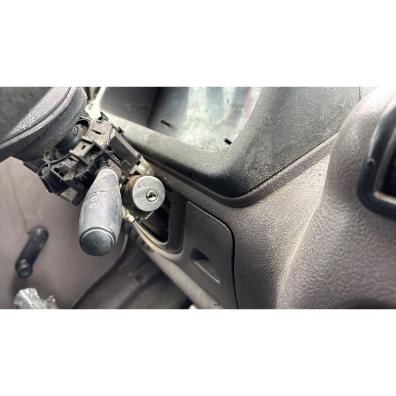 Moteur essuie glace avant RENAULT MASTER 2 Photo n°17