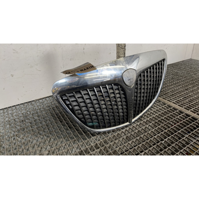 Calandre LANCIA YPSILON 4 Photo n°2