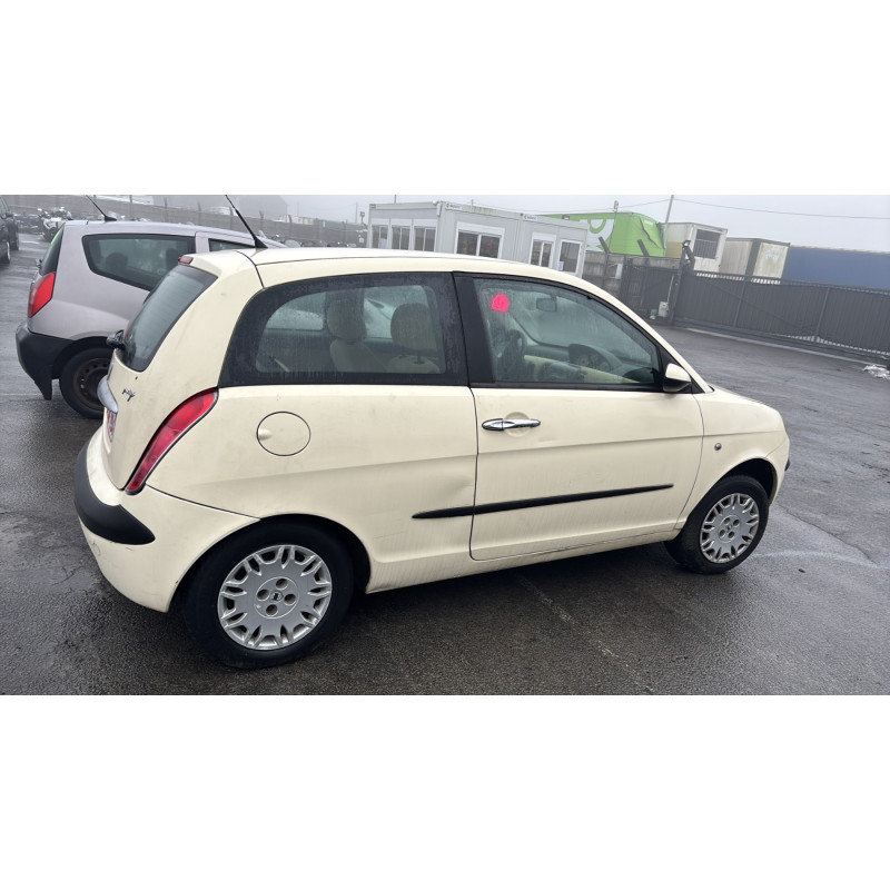 Capot LANCIA YPSILON 4 Photo n°15