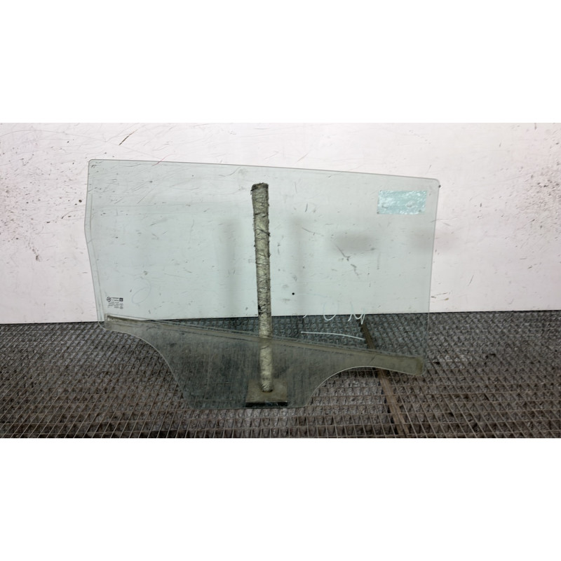 Vitre arriere gauche CHEVROLET ORLANDO Photo n°4