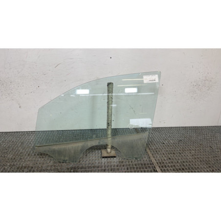 Vitre avant gauche CHEVROLET ORLANDO Photo n°1