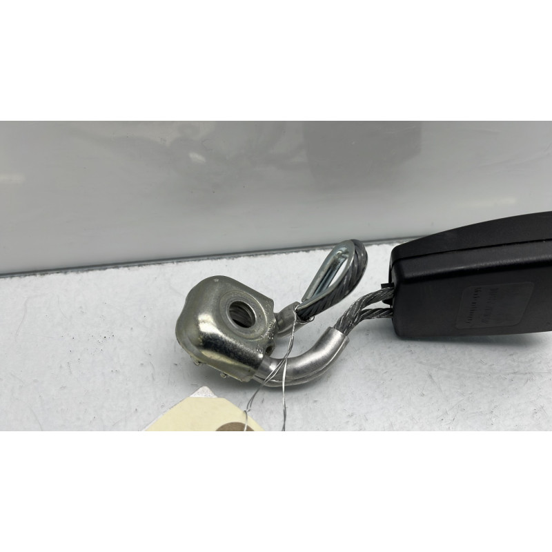 Attache ceinture arriere droit VOLKSWAGEN GOLF 6 Photo n°2