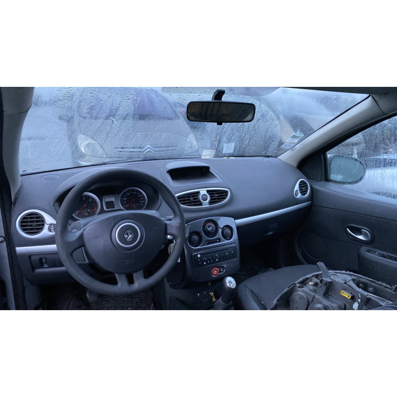 Plage arriere RENAULT CLIO 3 Photo n°17