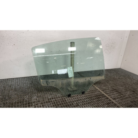 Vitre arriere droit PEUGEOT 208 1