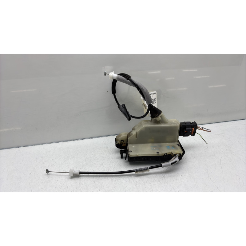 Serrure arriere droit PEUGEOT 208 1 Photo n°1